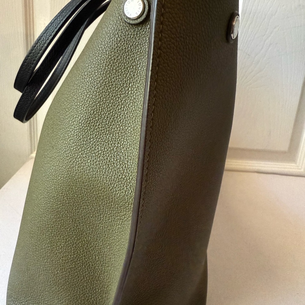 Louis Vuitton Lockme Go Tote Khaki Olive Noir pebbled Leather - Picture 12 of 16